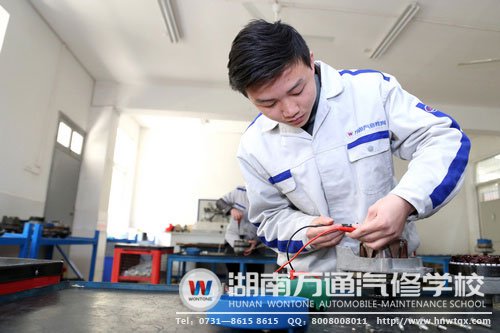湖南萬通學子實踐中