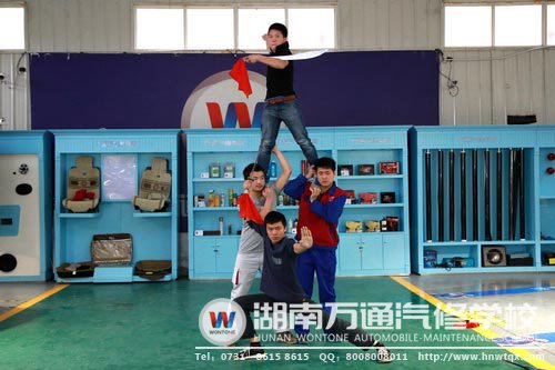 萬通帥哥們的才藝不是蓋的