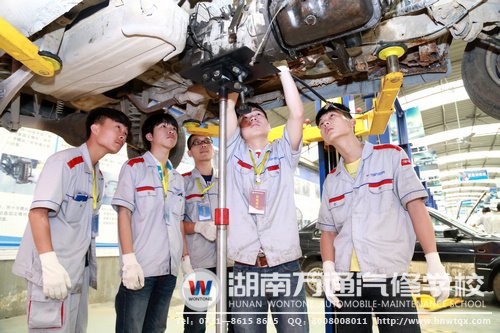 湖南萬通傳授學子真正的技能實力
