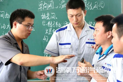 不懂就問，程修杰學習十分認真