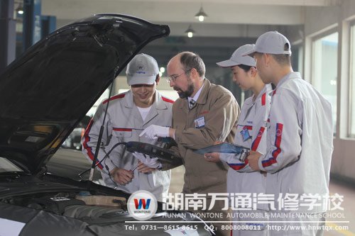 元征設備上課，為做汽車醫生打下堅實的基礎