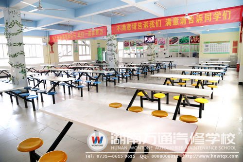 學校食堂干凈整潔 不用擔心伙食衛(wèi)生問題