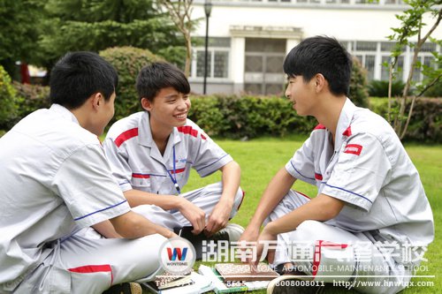 三人行必有我?guī)熞玻谝黄鸹ハ嘤懻搶W(xué)習(xí)知識