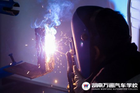極度緊缺人才：焊工高居榜首，現(xiàn)在學(xué)還來(lái)得及！