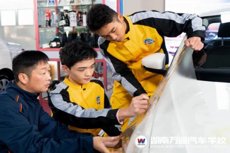 2022年男生學(xué)什么技術(shù)好賺錢？