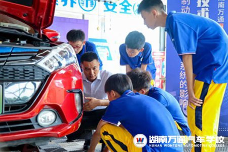 大揭秘！選專業(yè)很迷茫？快來收藏這份熱門專業(yè)的就業(yè)指南