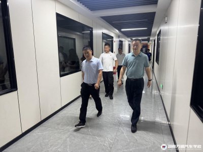 深夜里的關懷!校長夜間入寢傳遞無限溫暖